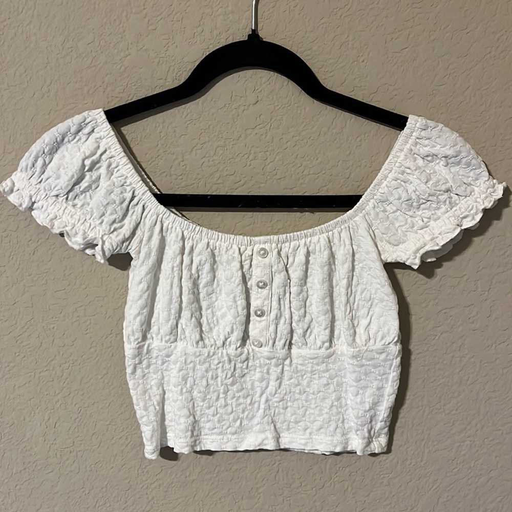 Cute Billabong crop top!